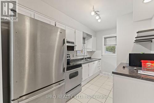 2504 Askin Avenue, Windsor, ON - Indoor Photo Showing Kitchen With Double Sink