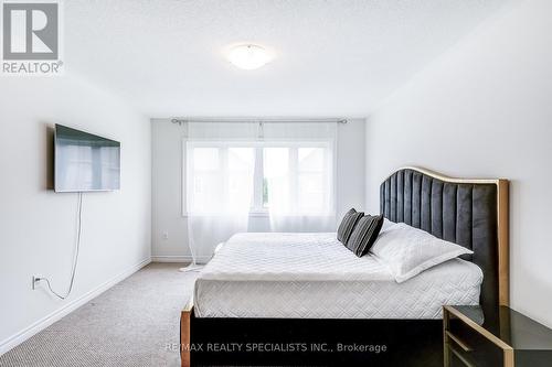 90 Ferragine Crescent, Bradford West Gwillimbury (Bradford), ON - Indoor Photo Showing Bedroom