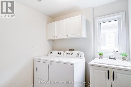 90 Ferragine Crescent, Bradford West Gwillimbury (Bradford), ON - Indoor Photo Showing Laundry Room