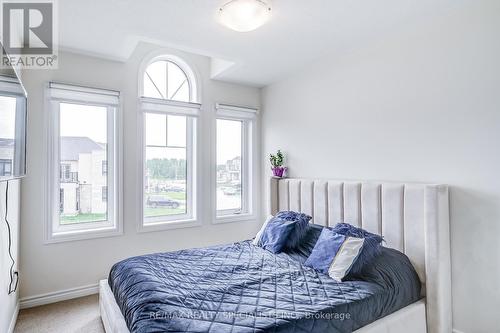 90 Ferragine Crescent, Bradford West Gwillimbury (Bradford), ON - Indoor Photo Showing Bedroom