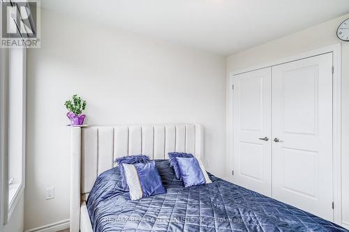 90 Ferragine Crescent, Bradford West Gwillimbury (Bradford), ON - Indoor Photo Showing Bedroom