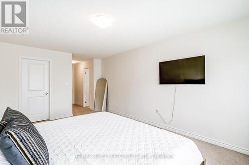 90 Ferragine Crescent, Bradford West Gwillimbury, ON - Indoor Photo Showing Bedroom