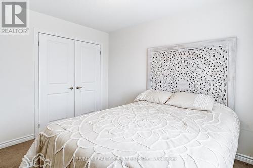 90 Ferragine Crescent, Bradford West Gwillimbury, ON - Indoor Photo Showing Bedroom