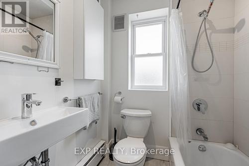 289 Old Weston Road, Toronto (Weston-Pellam Park), ON - Indoor Photo Showing Bathroom