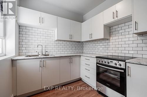 289 Old Weston Road, Toronto (Weston-Pellam Park), ON - Indoor Photo Showing Kitchen With Upgraded Kitchen