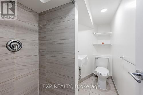 289 Old Weston Road, Toronto (Weston-Pellam Park), ON - Indoor Photo Showing Bathroom