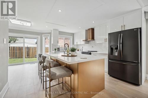 12 Ferncroft Place, Brampton (Fletcher'S Meadow), ON - Indoor Photo Showing Kitchen