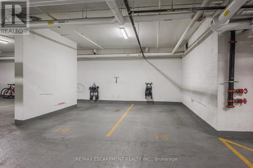 1508 - 2025 Maria Street, Burlington (Brant), ON - Indoor Photo Showing Garage