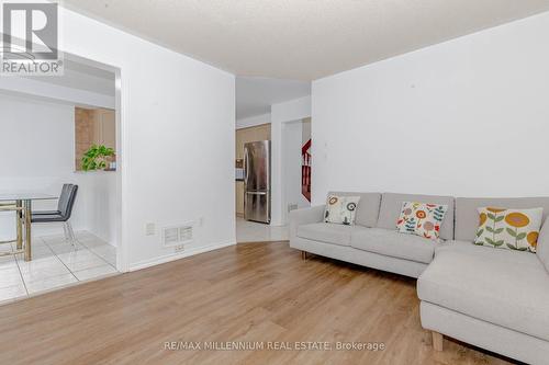 3256 Camberwell Drive, Mississauga (Churchill Meadows), ON - Indoor Photo Showing Living Room