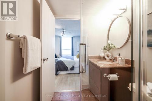 1625 - 77 Maitland Place, Toronto (Cabbagetown-South St. James Town), ON - Indoor Photo Showing Bathroom