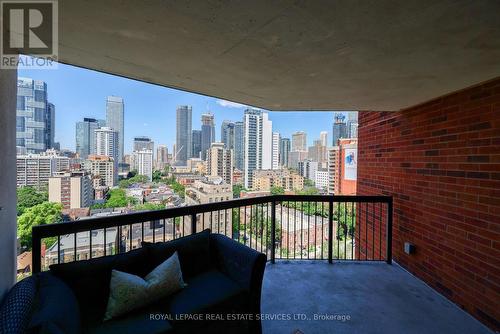 1625 - 77 Maitland Place, Toronto (Cabbagetown-South St. James Town), ON - Outdoor With Balcony With Exterior