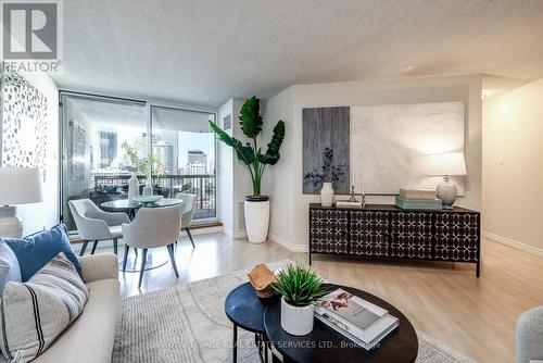 1625 - 77 Maitland Place, Toronto (Cabbagetown-South St. James Town), ON - Indoor Photo Showing Living Room