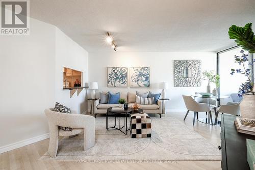 1625 - 77 Maitland Place, Toronto (Cabbagetown-South St. James Town), ON - Indoor Photo Showing Living Room