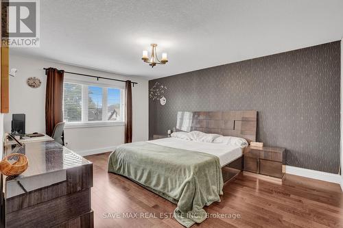 17 Lagoon Avenue, Hamilton (Hamilton Beach), ON - Indoor Photo Showing Bedroom