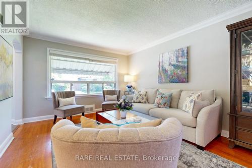 28 Burnley Avenue, Toronto (Wexford-Maryvale), ON - Indoor Photo Showing Living Room