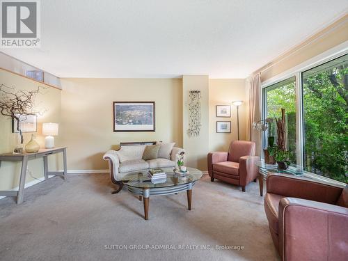 172 Spruce Street, Aurora (Aurora Village), ON - Indoor Photo Showing Living Room