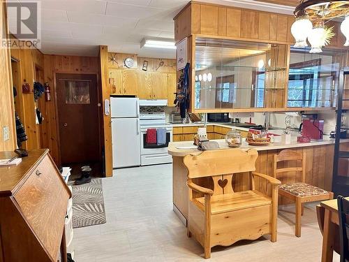 4040 Gill Place, Cluculz Lake, BC - Indoor