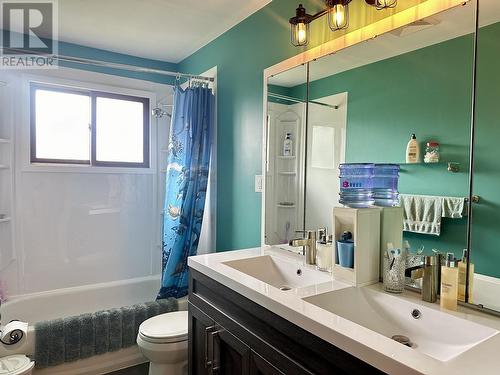 4040 Gill Place, Cluculz Lake, BC - Indoor Photo Showing Bathroom