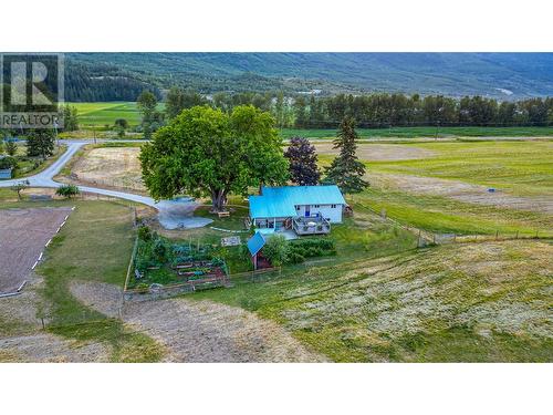 553 Salmon River Road, Salmon Arm, BC 