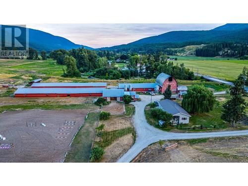 553 Salmon River Road, Salmon Arm, BC 