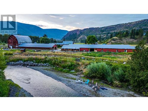 553 Salmon River Road, Salmon Arm, BC 