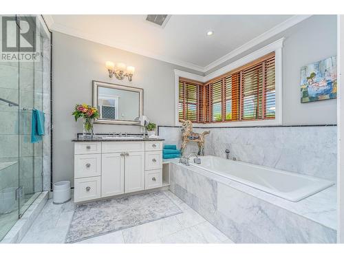 622 5Th Avenue, Fernie, BC - Indoor Photo Showing Bathroom