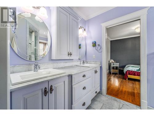 622 5Th Avenue, Fernie, BC - Indoor Photo Showing Bathroom