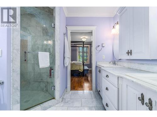 622 5Th Avenue, Fernie, BC - Indoor Photo Showing Bathroom