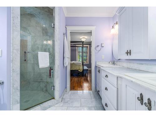 622 5Th Avenue, Fernie, BC - Indoor Photo Showing Bathroom