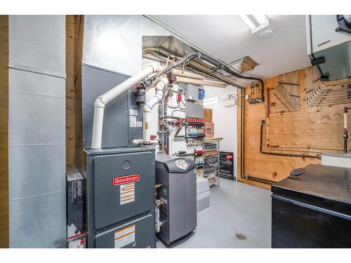 622 5Th Avenue, Fernie, BC - Indoor Photo Showing Basement