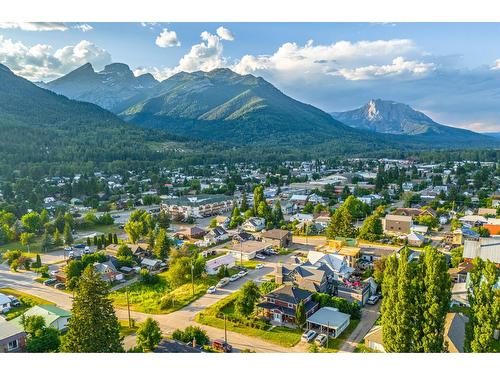 622 5Th Avenue, Fernie, BC - Outdoor With View