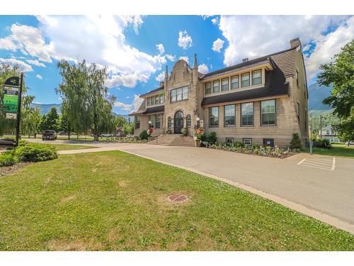 622 5Th Avenue, Fernie, BC - Outdoor With Facade