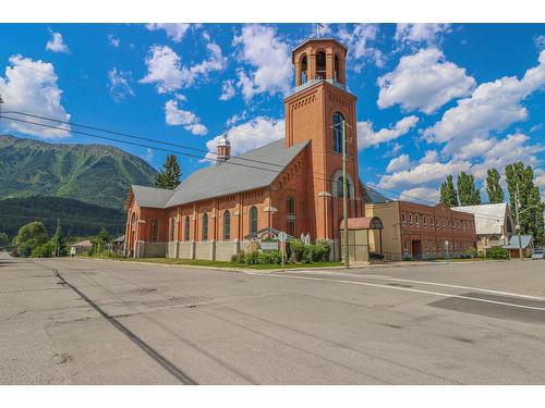 622 5Th Avenue, Fernie, BC - Outdoor