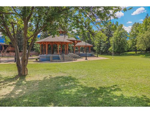 622 5Th Avenue, Fernie, BC - Outdoor With Deck Patio Veranda With Backyard