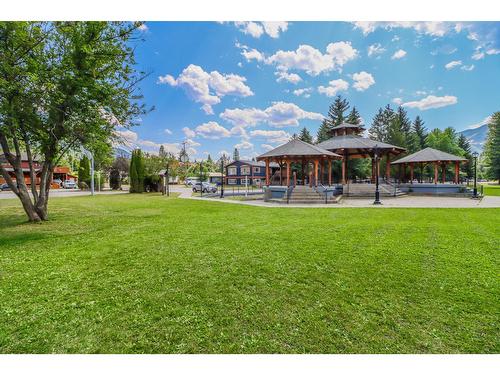 622 5Th Avenue, Fernie, BC - Outdoor