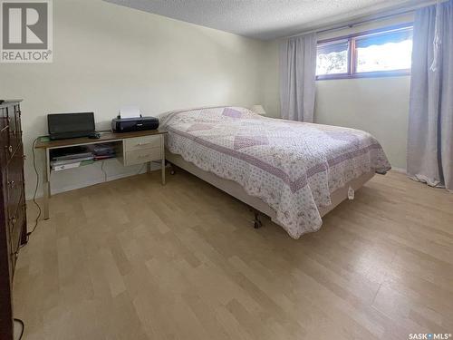 1147 Sidney Street E, Swift Current, SK - Indoor Photo Showing Bedroom