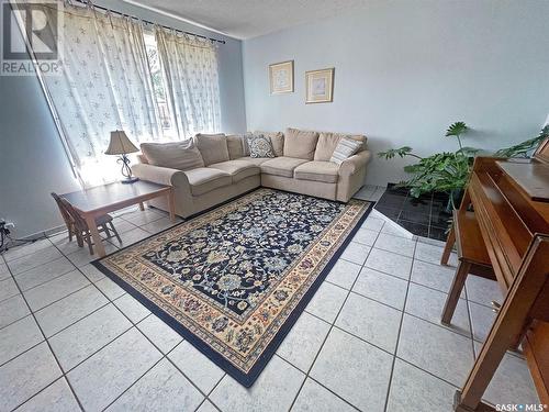 1147 Sidney Street E, Swift Current, SK - Indoor Photo Showing Living Room