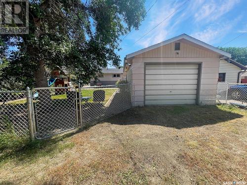 1147 Sidney Street E, Swift Current, SK - Outdoor With Exterior