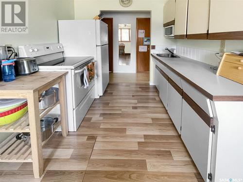 1147 Sidney Street E, Swift Current, SK - Indoor Photo Showing Kitchen