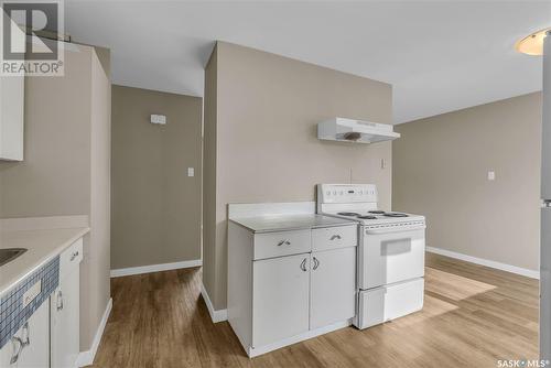 233 U Avenue N, Saskatoon, SK - Indoor Photo Showing Kitchen