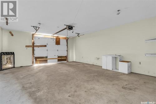 233 U Avenue N, Saskatoon, SK - Indoor Photo Showing Garage