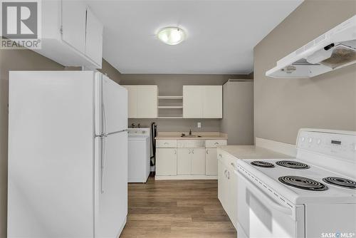 233 U Avenue N, Saskatoon, SK - Indoor Photo Showing Kitchen