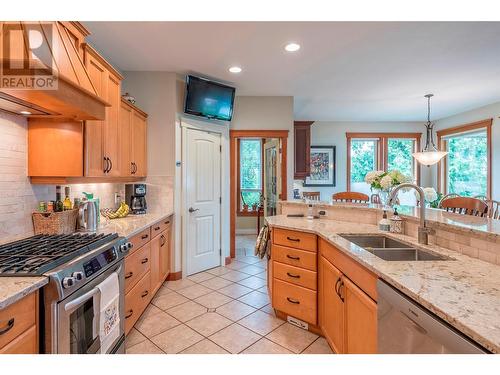 15714 Whiskey Cove Road, Lake Country, BC - Indoor Photo Showing Kitchen With Double Sink