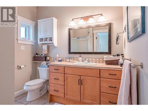 15714 Whiskey Cove Road, Lake Country, BC - Indoor Photo Showing Bathroom