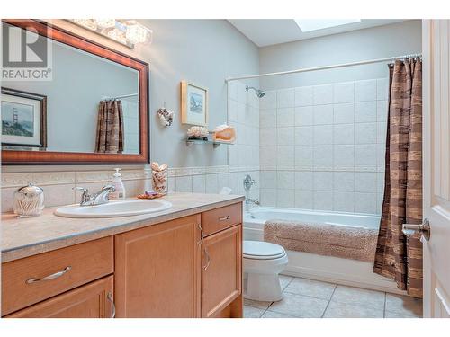 15714 Whiskey Cove Road, Lake Country, BC - Indoor Photo Showing Bathroom