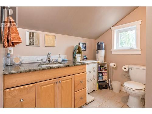 15714 Whiskey Cove Road, Lake Country, BC - Indoor Photo Showing Bathroom