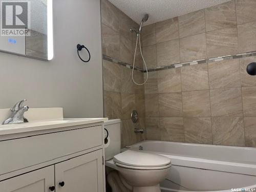 101 1902 Pearson Avenue, North Battleford, SK - Indoor Photo Showing Bathroom