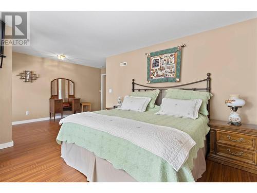 2856 Hilltop Road, Blind Bay, BC - Indoor Photo Showing Bedroom