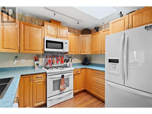 2856 Hilltop Road, Blind Bay, BC - Indoor Photo Showing Kitchen