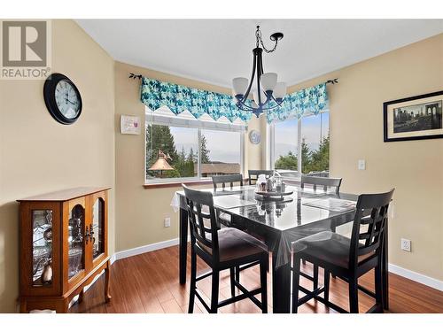 2856 Hilltop Road, Blind Bay, BC - Indoor Photo Showing Dining Room